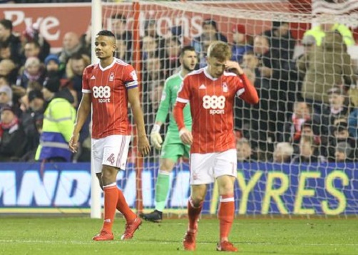 Forest-Aston Villa 0-1: Προσγείωση